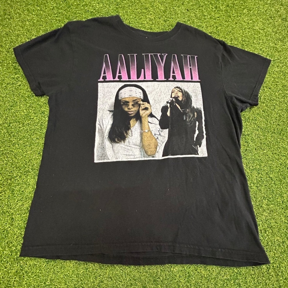 Aaliyah Graphic T-Shirt Black Pink Portrait R&B Music Tee Mens Large